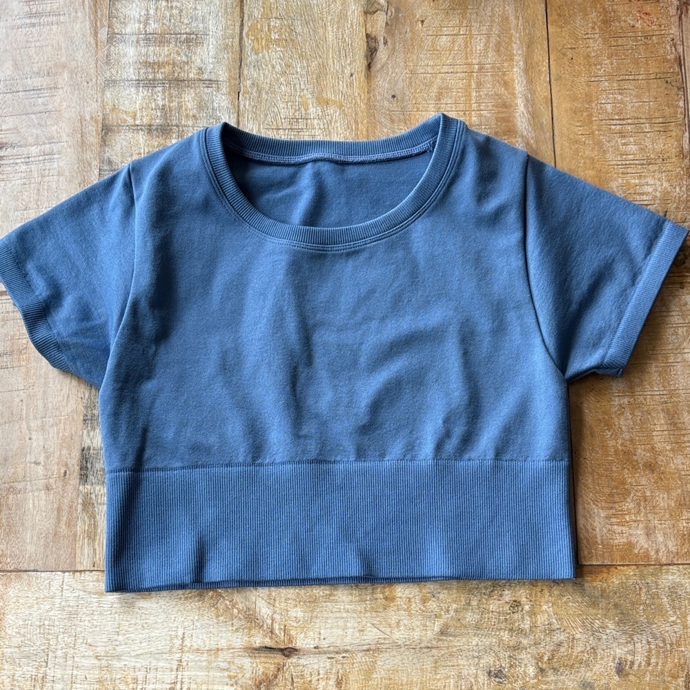 NWOT Aerie women’s cropped top size S